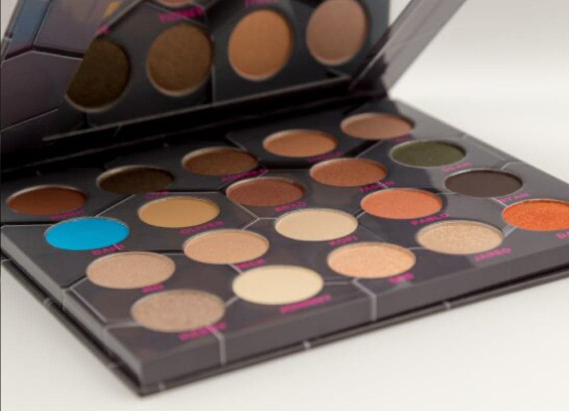 Beebeauty London Eyeshadow Barbarrella palette